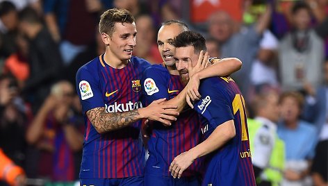  Lucas Digne, Andres Iniesta ir Lionelis Messi