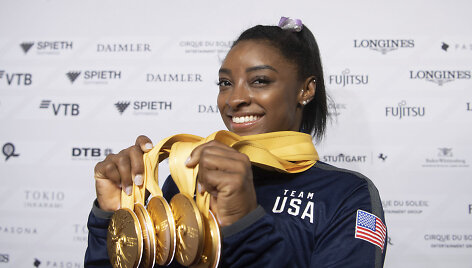Viena JAV sporto žvaigždžių &ndash; gimnastė Simone Biles.