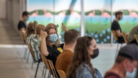 Gydytoja atsako į tėvams aktualius klausimus dėl vaikų skiepijimo nuo COVID-19
