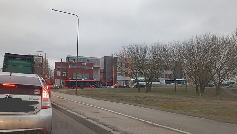 Spūstis avarijos prieigose