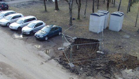 Kaune prie namų įrengiami &scaron;iuk&scaron;lių konteineriai