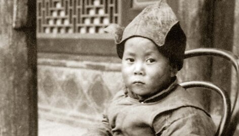 Dalai Lama. Nuotraukos i&scaron; knygos &bdquo;Jo &Scaron;ventenybė XIV Dalai Lama. Iliustruota biografija&ldquo;