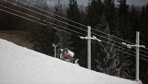 Liepkalnio slidinėjimo trasą nuklojo dirbtinis sniegas