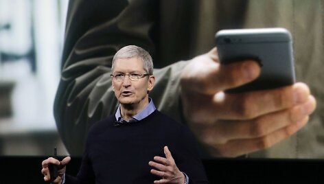 Timas Cookas &bdquo;iPhone SE&ldquo; pristatyme