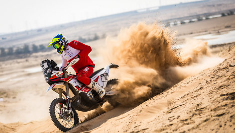 Motociklininkas Mykolas Paulavičius Abu Dhabi Desert Challenge