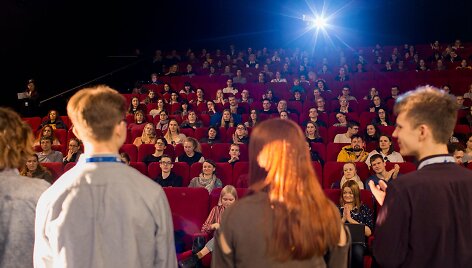 Tapk &bdquo;jaunuoju programeriu&ldquo; ir atrink filmus &bdquo;Kino pavasariui&ldquo;
