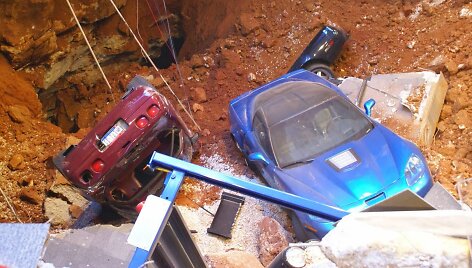 &bdquo;Corvette&ldquo; muziejuje atsivėre smegduobė 