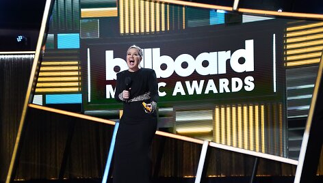&bdquo;Billboard&ldquo; muzikos apdovanojimų vedėja Kelly Clarkson