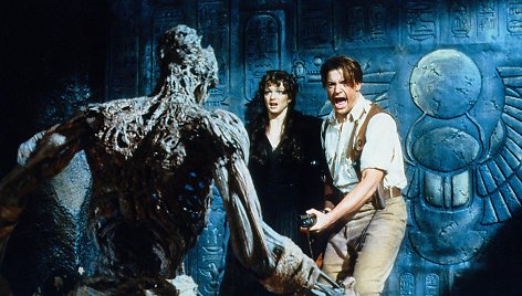 Rachel Weisz ir Brendanas Fraseris filme „Mumija“ (1999 m.)