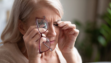 Perštinčios akys – ne nieko tokio: užuot į jas lašinę, peržvelkite simptomus