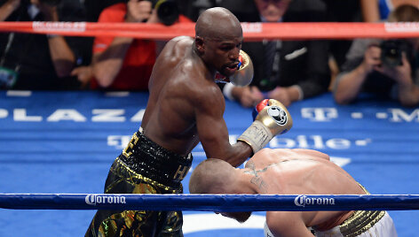 Amžiaus kova dėl &bdquo;pinigų&ldquo; diržo: F.Mayweatheris prie&scaron; C.McGregorą