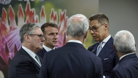 HENRY NICHOLLS / AFP