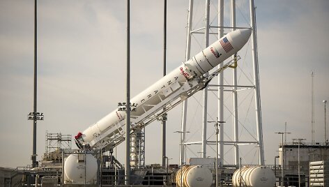 Raketa &bdquo;Antares&rdquo;, kelianti erdvėlaivį &bdquo;Cygnus&ldquo; su Lietuvos palydovais i&scaron; Volopo salos NASA skrydžių centro