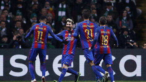 Lionelis Messi džiaugiasi įvarčiu