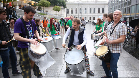 &bdquo;Drum2gether&ldquo; akimirka