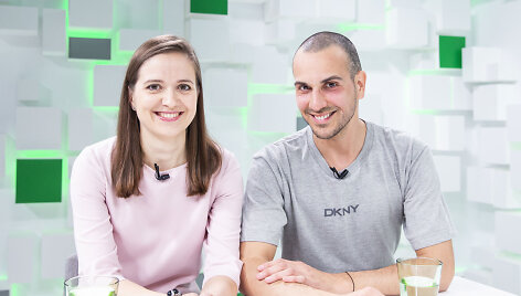 15min studijoje &ndash; LATGA direktoriaus pavaduotoja Laura Ba&scaron;kevičienė ir muzikos autorius, grupės &bdquo;The Roop&ldquo; narys, projekto &bdquo;PIN diena mokyklose&ldquo; dalyvis Vaidotas Valiukevičius