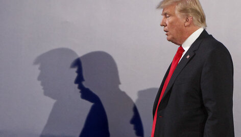 Donaldas Trumpas su &scaron;eima lankosi Lenkijoje