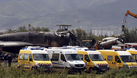 Alžyre sudužo kariuomenės transporto lėktuvas