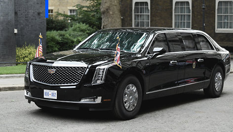 Donaldo Trumpo „Cadillac“