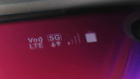 Telefonas su veikiančiu 5G ryšiu