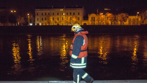 Vilniuje sekmadienio vakarą ieškota į Nerį įšokusios moters.