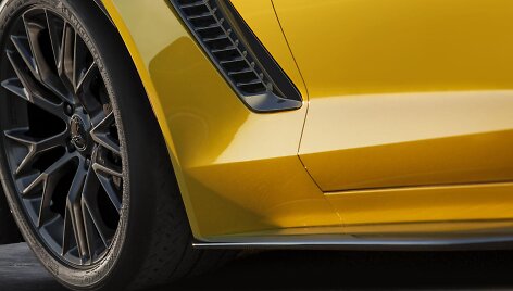 2015 m. &bdquo;Chevrolet Corvette Z06&ldquo; užuomina