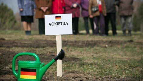 Europos Sąjungos žiedo sodinimas Kairėnuose