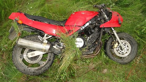 Avarijoje apgadintas &bdquo;Yamaha&ldquo; motociklas