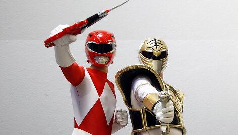 &bdquo;Power Rangers&ldquo; herojais persirengę gerbėjai