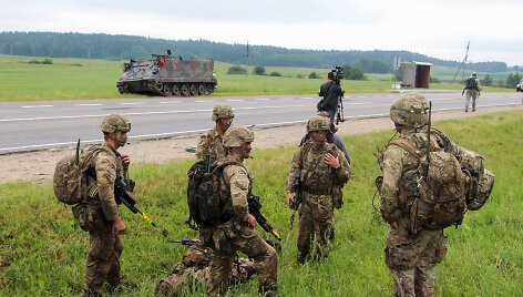 NATO kariai trenijuojasi ginti Suvalkų koridorių