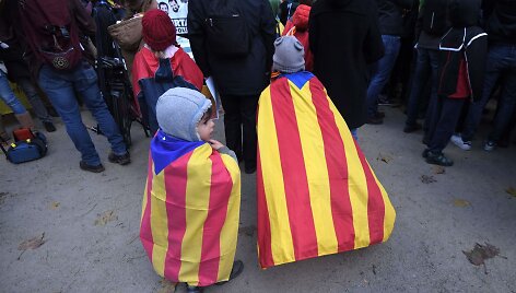 &Scaron;imtai demonstrantų Briuselyje rei&scaron;kė paramą Katalonijos nepriklausomybei