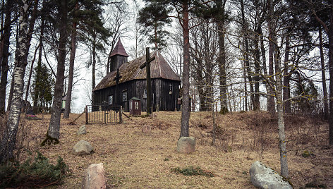 Laumių kapeliai ir koplyčia (Skuodo r.)