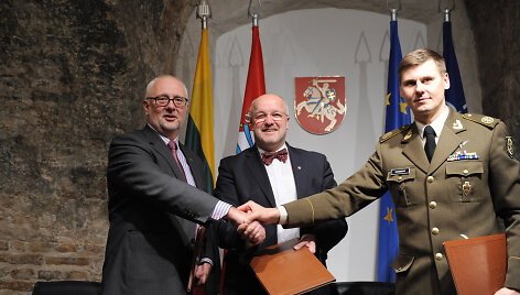 Dainius Pavalkis, Juozas Olekas ir Liudas Gumbinas