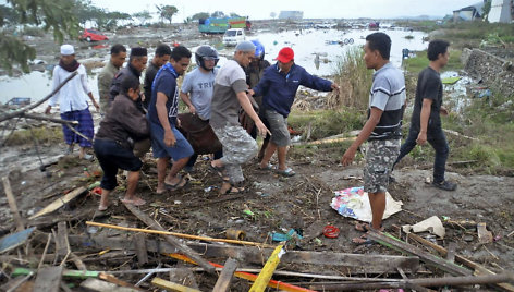 Po žemės drebėjimo Indonezijoje