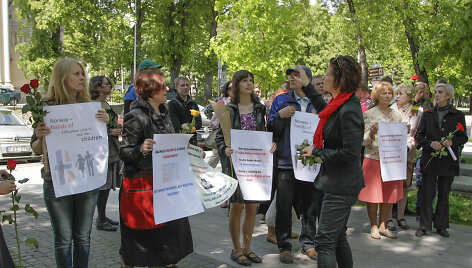 Protesto akcija prie Norvegijos ambasados Vilniuje