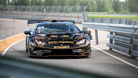 M.Matukaitis grįžta į Baltijos šalių čempionatą vienas: su išlaisvintais „Lamborghini“ arkliais sieks pergalės sprinte