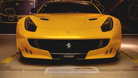 „Ferrari F12TDF“