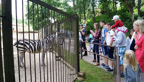 Tėvo dieną Kauno zoologijos sodas buvo pilnas žmonių