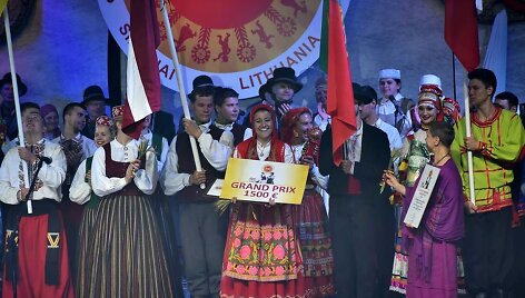 Konkurso-festivalio &bdquo;Saulės žiedas&ldquo; nugalėtojų apdovanojimas