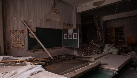 Per karą sugriauta mokykla Ukrainoje