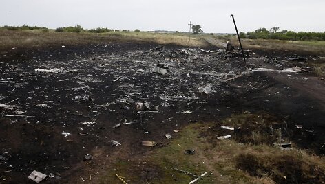 Malaizijos lėktuvo &bdquo;Boeing 777&ldquo; katastrofos vietoje