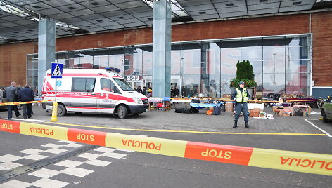 Policija prie Vilniaus &bdquo;Akropolio&ldquo;