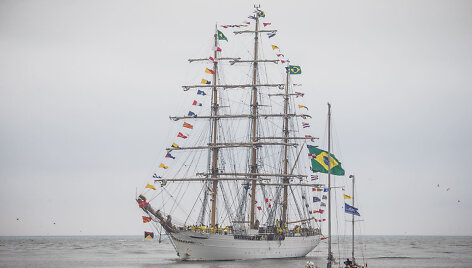 Į Klaipėdos uostą įplaukė įspūdingas burlaivis i&scaron; Brazilijos.