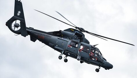 Karinis sraigtasparnis i&scaron; kelto i&scaron;gabeno sunegalavusį vokietį.