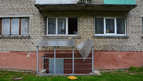 Žuvo pro langą i&scaron;kritusi Lazdijų gyventoja