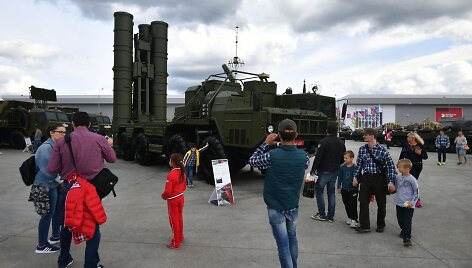 Zenitinių raketų kompleksas S-400