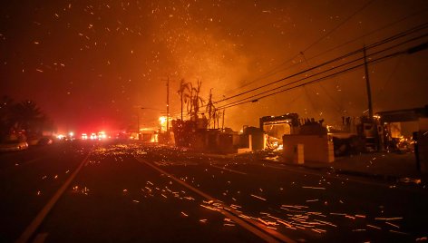 Gaisras Los Andželo priemiestyje / APU GOMES / Getty Images via AFP