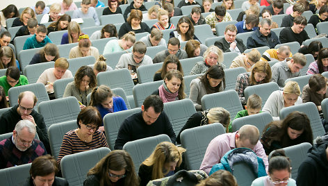 Šeštadienį vyko septintą kartą rengiamo nacionalinio diktanto pirmasis etapas.