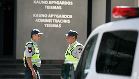 Iš Kauno apygardos teismo evakuoti visi žmonės