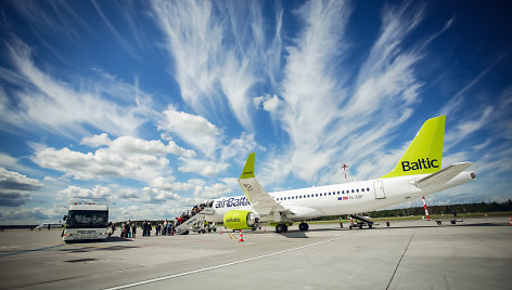 „airBaltic“ pristatė naujas 2018 m. vasaros kryptis – jos kaip niekada malonios atostogautojams